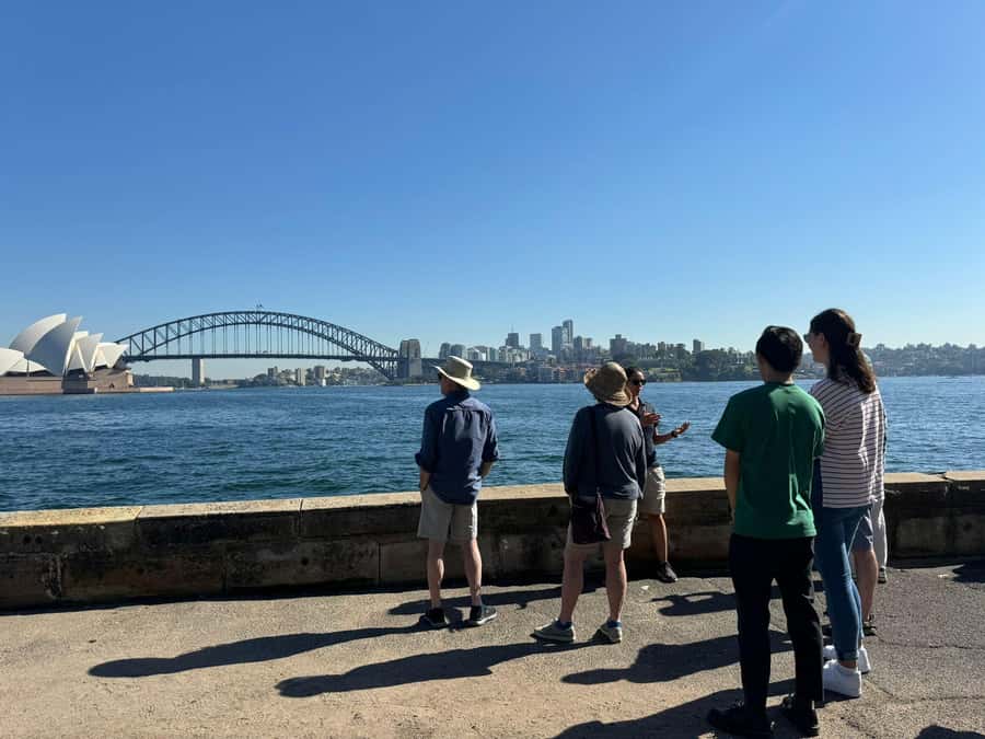 1/2 day Sydney Sightseeing and Bondi Beach Tour - Centennial Park and Paddington: where Sydney turns calmer