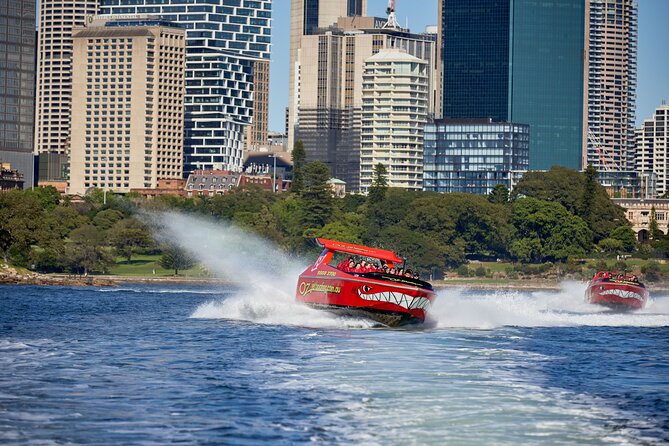 30-Minute Sydney Harbour Jet Boat Thrill Ride - Stop 3: Taronga Zoo, a fast look behind the postcard edge