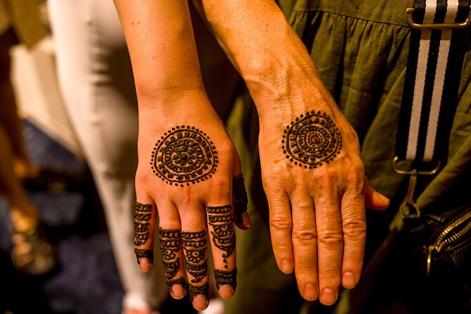 All Inclusive Twilight Nights Little India Half Day Tour - Henna, malish and headrub, and craft time you can actually try