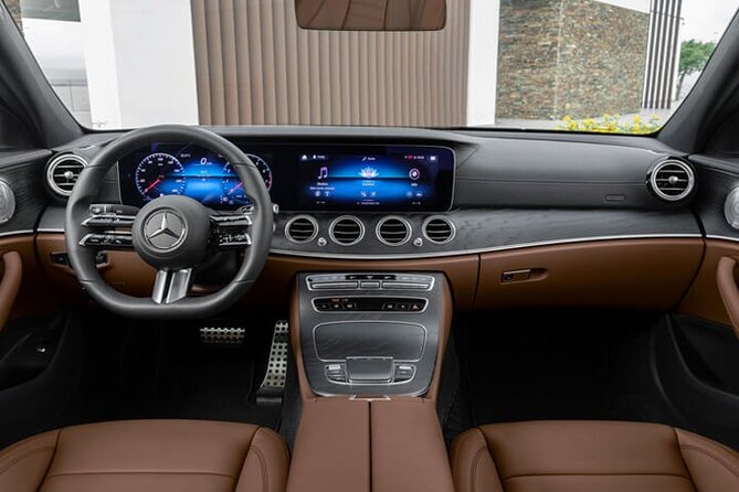 Arrival Transfer from Sydney Airport SYD to Sydney city by Sedan - Late-Night Runs: Night Fee Window (23:00 to 05:00)