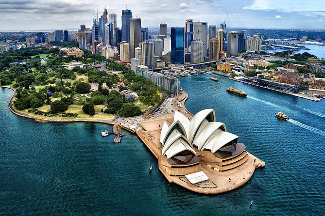Arrival Transfer: Sydney Airport SYD to Sydney in Luxury Van - What the 25-Minute Transfer Really Feels Like