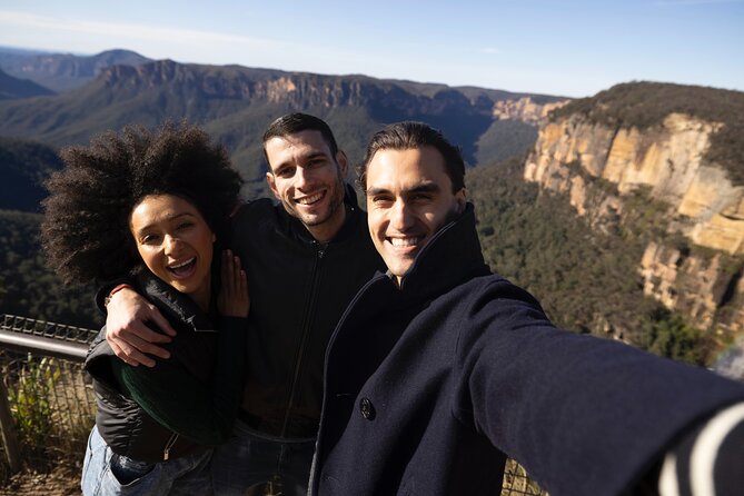 Blue Mountains All-inclusive Tour with Scenic World & Lunch - The Three Sisters: Iconic and Easy to Love