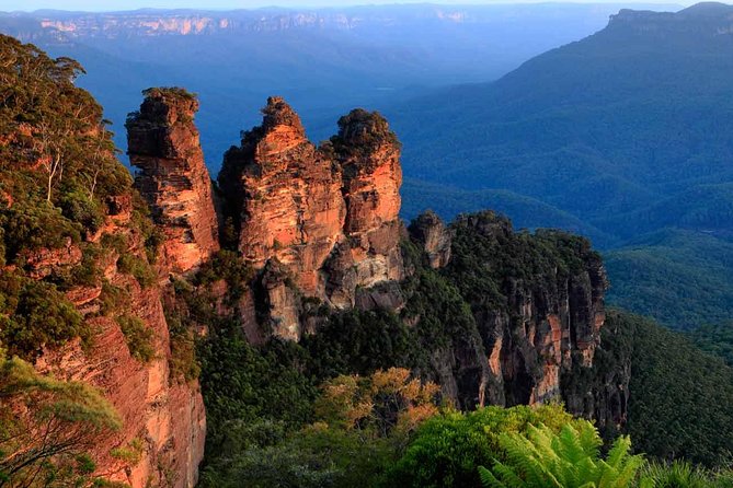Blue Mountains Day Tour :Wildlife, Waterfall Walk & Three Sisters - Lincoln’s Rock: 30 minutes of panoramic Jamison Valley views