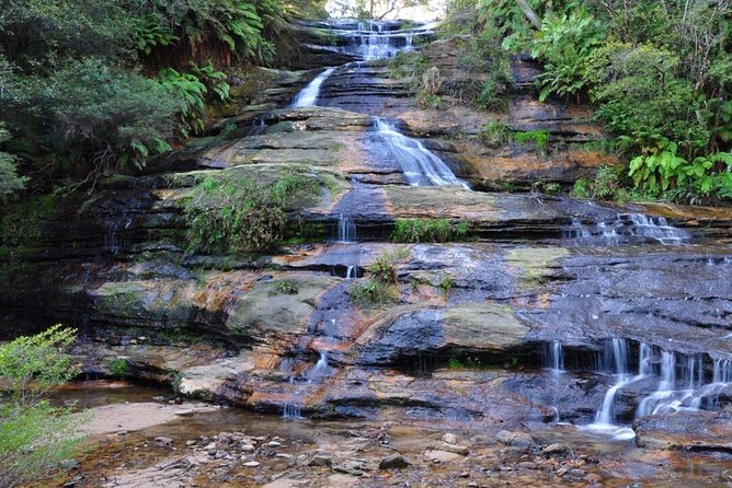Blue Mountains Day Tour :Wildlife, Waterfall Walk & Three Sisters - Leura Mall: a break in the heart of a Blue Mountains town