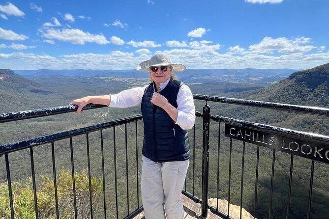 Blue Mountains Private Tour & Hidden Gems, Pick up & Drop off - Leura Village: slow the pace for gardens and heritage homes