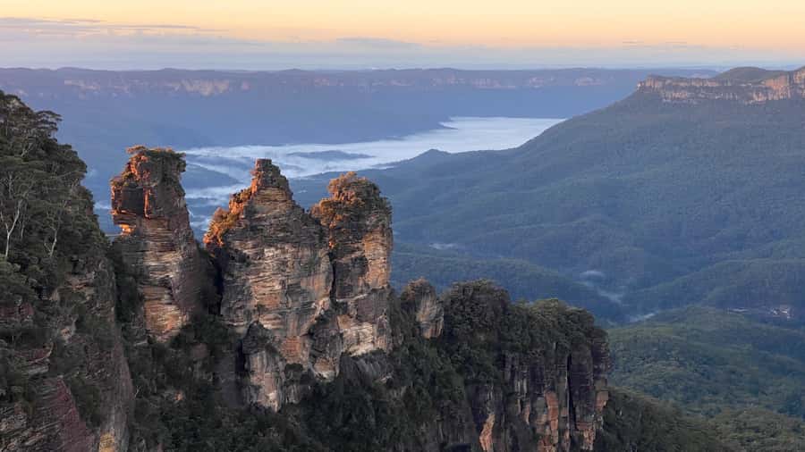 Blue Mountains private tour with Featherdale Wildlife Park - Lincoln’s Rock and Echo Point: views of the Jamison Valley