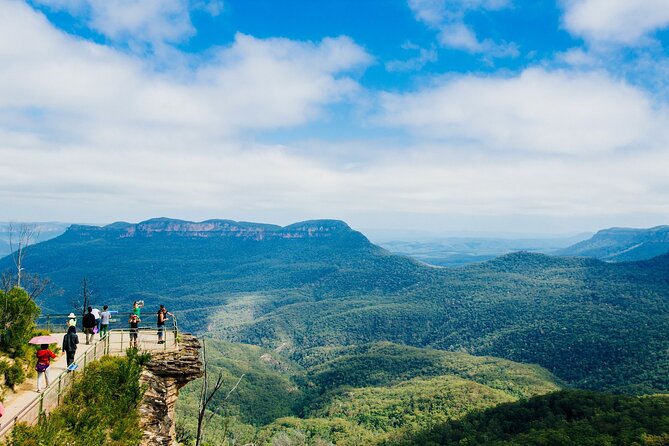 Blue Mountains Small Group Tour with Lunch, Zoo and Scenic World - Small group logistics: up to 21 people, 10.5 hours, and why it matters