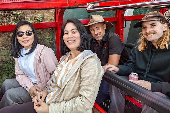 Blue Mountains Small Group Tour with Lunch, Zoo and Scenic World - Stop 1 at Sydney Zoo: guided Australian exhibits in about an hour