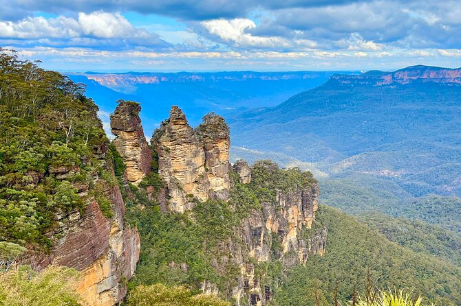 Blue Mountains Small Group Tour with Waterfall Walk & Fresh Lunch - Getting out of Sydney, and into Blue Mountains mode