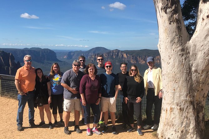 Blue Mountains: Three Sisters, Scenic World and Wildlife park - Lunch on the move: included, filling, and built for full-day touring