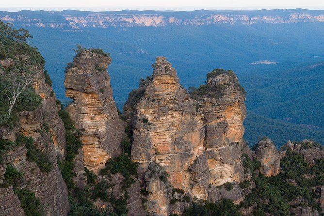 Blue Mountains Wildlife Full-Day Sights and Hiking from Sydney - Govetts Leap: the waterfall lookout moment
