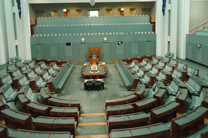 Canberra Private Sightseeing Tours from Sydney - Glassworks and the National Gallery: Art and Design Time in a Short Day
