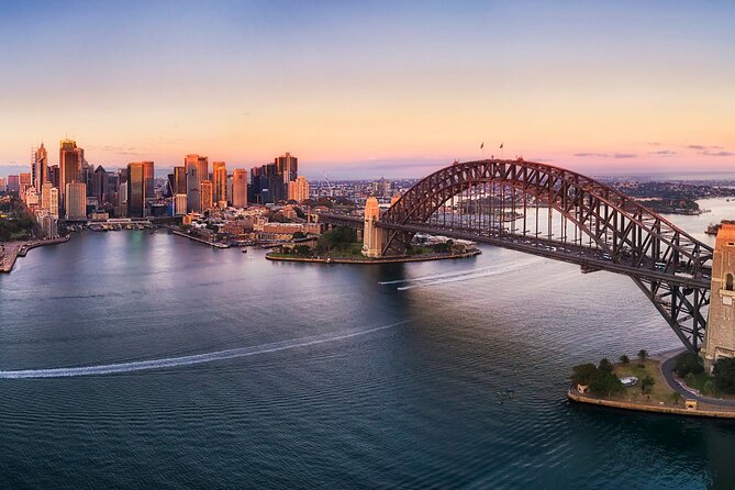 Discover Sydney - Circular Quay ending at a pub: turning the finish line into a real reward