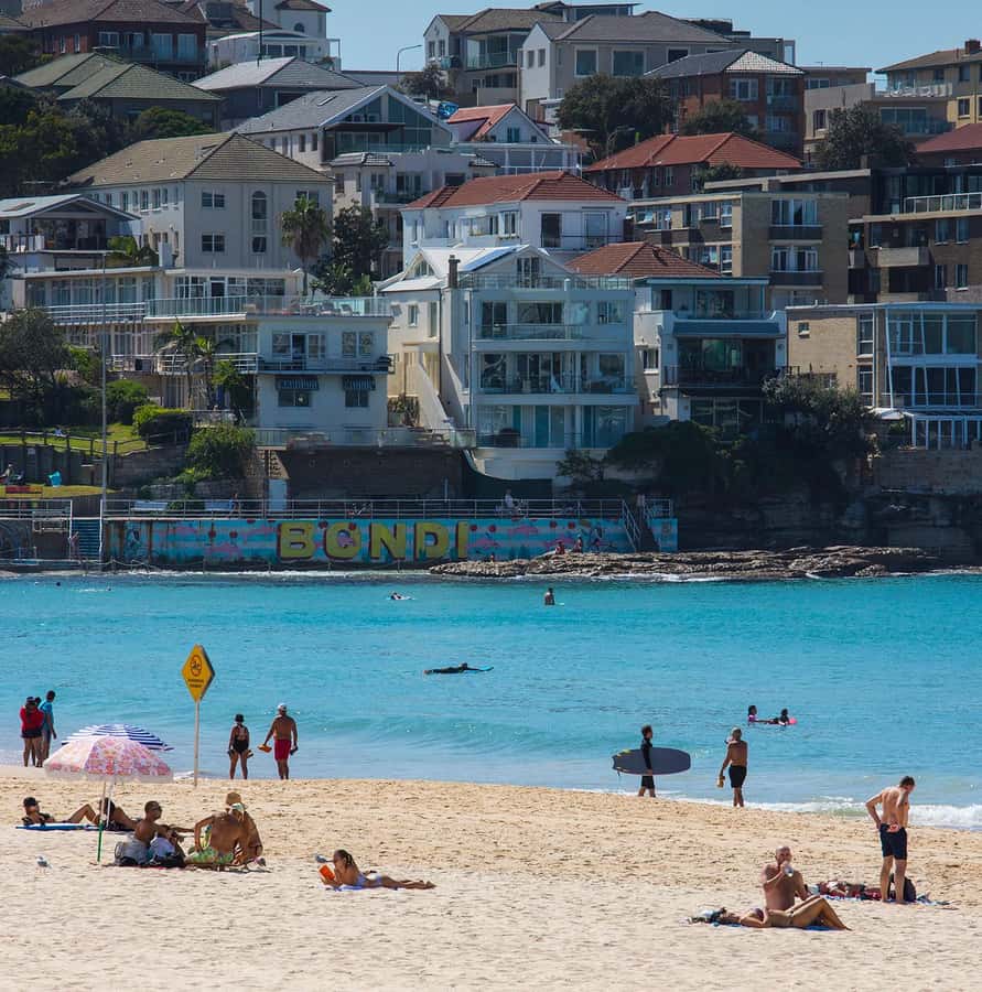 Experience Sydney's Best Beaches: Private Tour - Meeting your guide and settling into the route