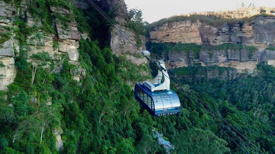 From Sydney: Blue Mountains Day Tour & Hop-on, Hop-off Tour - Leura: A Friendly Break Before the Big Views