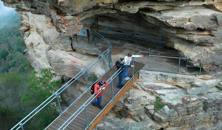 From Sydney: Blue Mountains Private Tour with Wildlife Park - Leura village in the Blue Mountains: where the day slows down