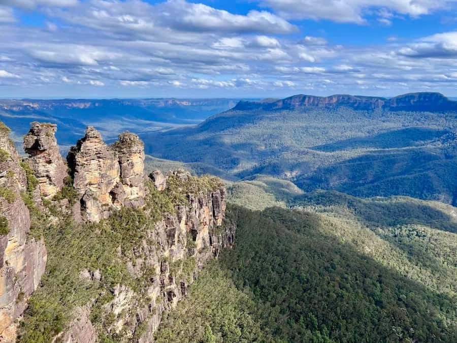 From Sydney: Blue Mountains Private Tour with Wildlife Park - The van ride out of Sydney: long, but not dead time