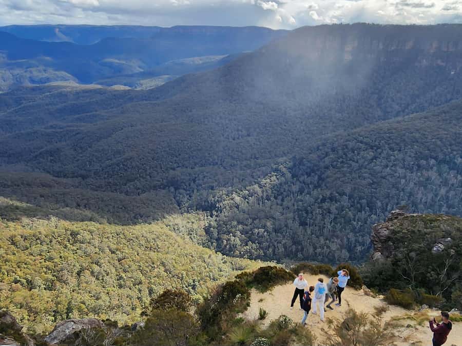 From Sydney: Blue Mountains Tour with Waterfall Walk & Lunch - Weather, Track Closures, and How the Guide Keeps the Plan Working
