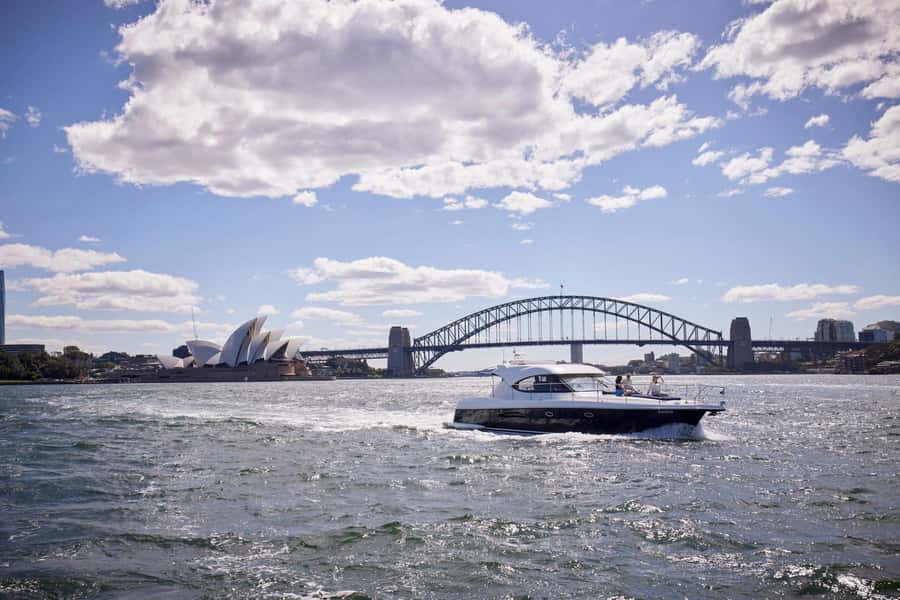 From Sydney: Luxury Hunter Valley Wine Tour with Fine Dining - Keith Tulloch: boutique tastings plus optional gin and chocolate