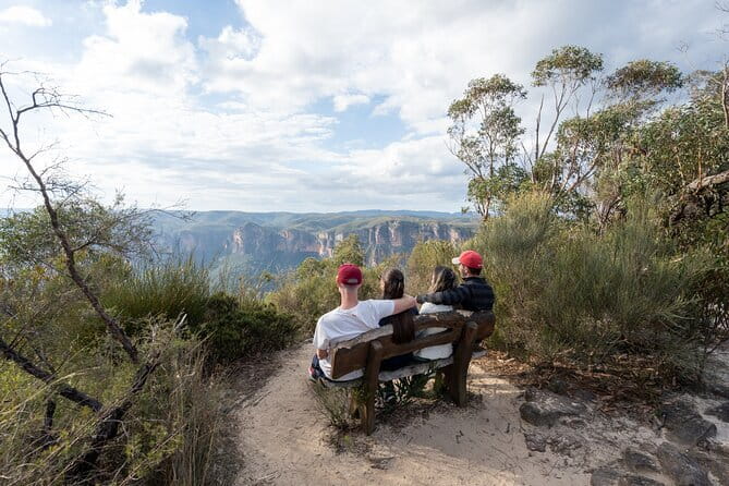 Guided Walking Tour in the Blue Mountains - Hidden Treasures - Springwood first: coffee before the first lookout