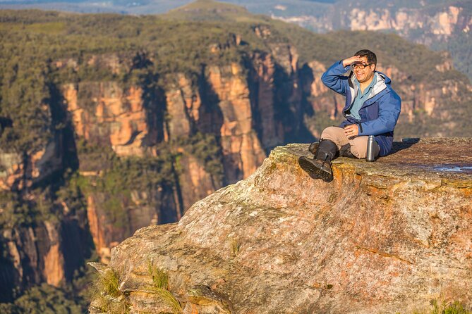 Intimate Blue Mountains Wild Kangaroos & Sunset for Nature Lovers - Blackheath Plateau to Anvil Rock: wind, stunted eucalypts, and photo angles