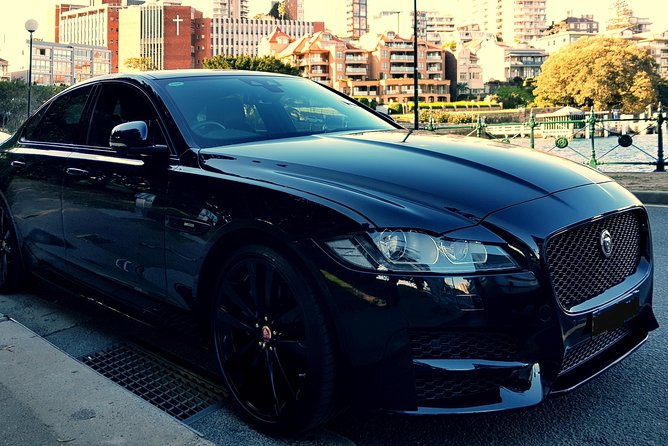 Limoroo, Airport Transfers and Luxe Door to Door Service. - The “VIP Transporter” idea, and why it matters after flying