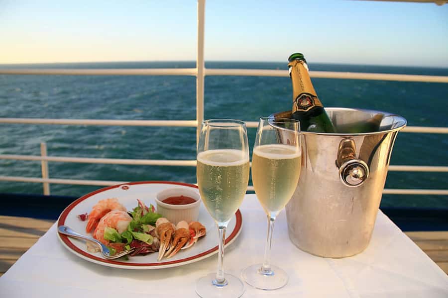 Lunch Cruise with Live Jazz on Sydney Harbour - A Sydney Harbour Lunch Cruise With Live Jazz and Real-Time Views
