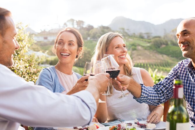 Luxury Hunter Valley Wildlife & Wine Tasting Tour from Sydney - Walkabout Wildlife Sanctuary: kangaroos, koalas, and the ranger-led reality check