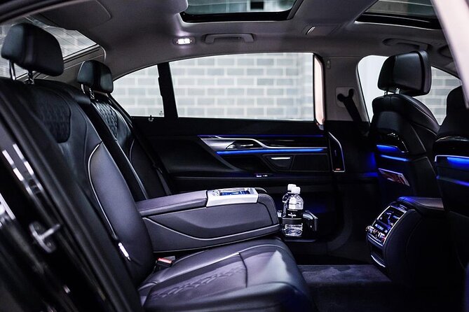 Luxury Van - Sydney Airport Private Departure Transfer - Where pickup really happens: text message meets real instructions