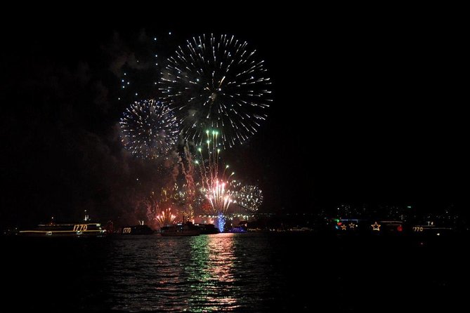 New Years Eve Sydney Harbour Cruise 2026-2027 - Opera House: short stop, big photo payoff