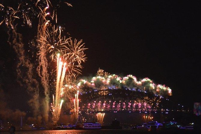 New Years Eve Sydney Harbour Cruise 2026-2027 - Cruising under the city’s icon and repositioning for fireworks