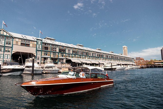 Private 2 Hour Icons and Highlights Cruise of Sydney Harbour - Kirribilli House and the harbour’s home stretch