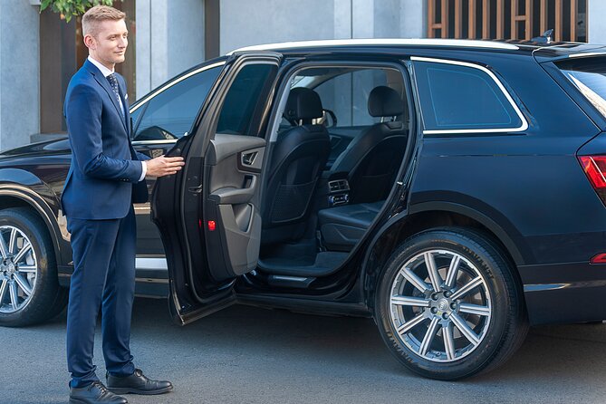 Private Chauffeured Airport Departure Transfers in Sydney - Quick hits before you head to SYD