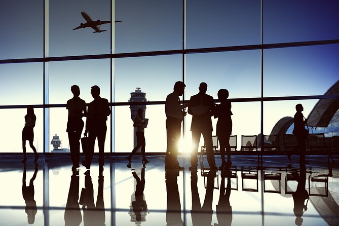 Private Chauffeured Airport Departure Transfers in Sydney - Pickup in Sydney CBD, and meeting your chauffeur with luggage