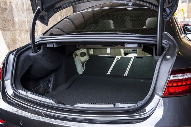 Private Departure from Sydney to Sydney Airport SYD by Sedan - Small details that make the difference on departure day