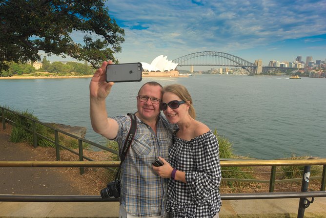 Private Luxury Tour: Sydney Sightseeing Experience - Centennial Park quick break: lakes, ponds, and birds near the city