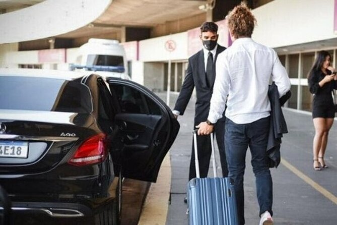 Private One-Way Airport Transfer from Sydney Airport to Sydney - Price and value: what $105.98 per person really means