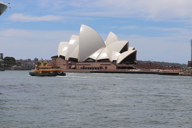 Private Sydney City and Bondi Beach Half Day Tour - Circular Quay start: where your bearings snap into place
