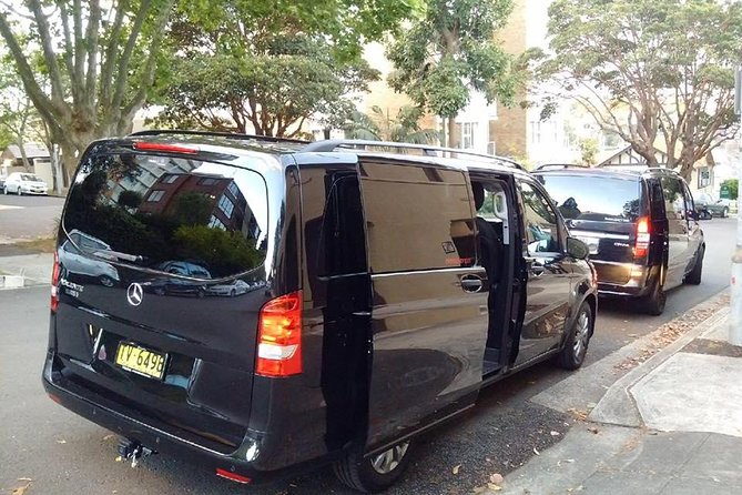 Private Transfer FROM Sydney Airport to Sydney CBD for 1 to 2 pax - Lane access and a set price that avoids traffic surprises