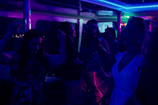 Retro (80s) party cruise on Sydney Harbour - Meeting at Sydney Princess Cruises: Start Time and First Impressions