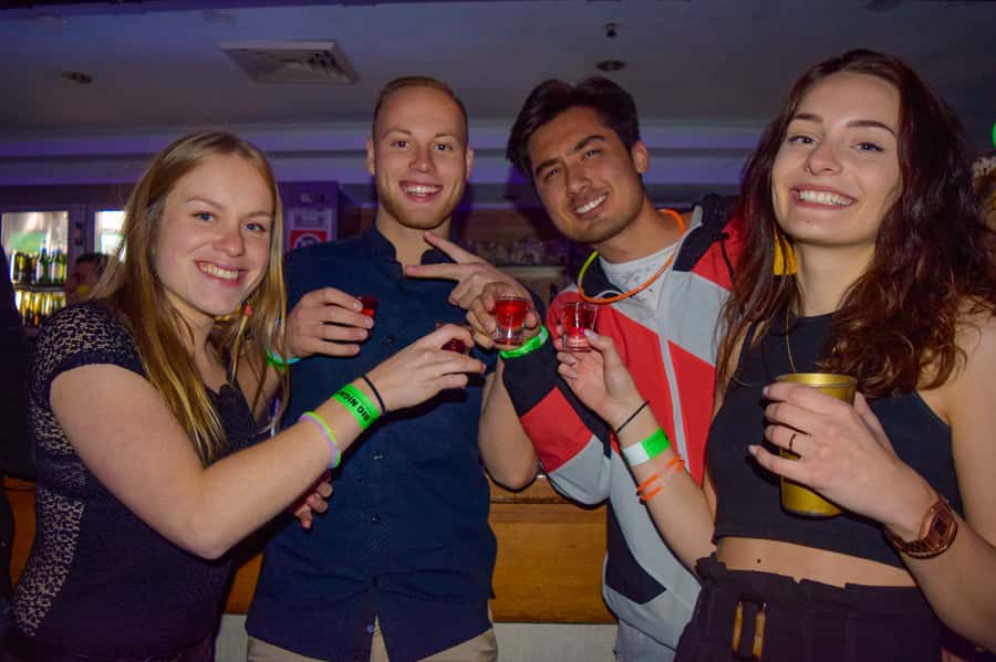 Sydney: Big Night Out Pub Crawl with Local Party Hosts - Side Bar finish: where the night closes out