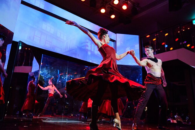 Sydney CABARET Dinner Cruise - The best part: a paddlewheeler night made for show + skyline