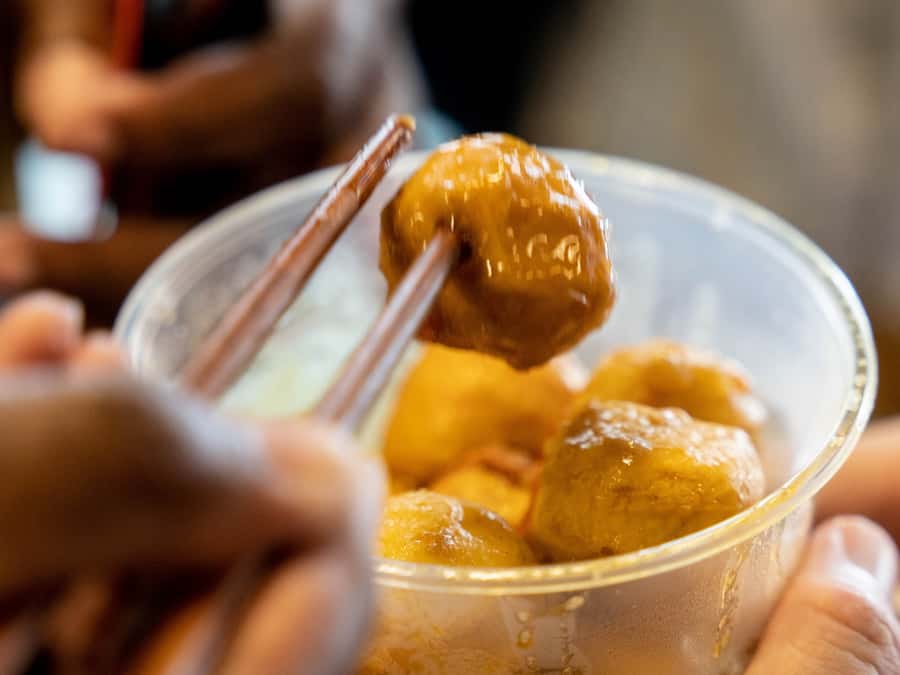 Sydney: Chinatown Street Food & Culture Guided Walking Tour - Entering Chinatown: why this tour feels different