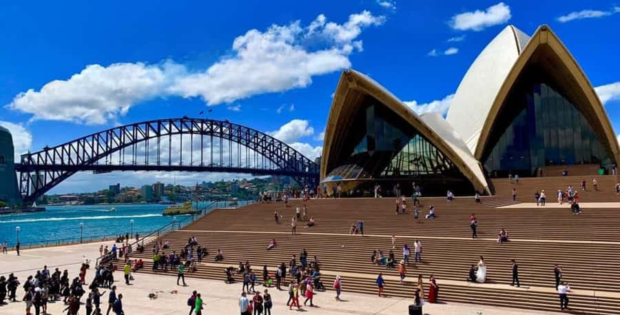 Sydney: City and Surrounding Sightseeing Luxury Private Tour - Luxury chauffeur pickup in Sydney, then straight to the icons