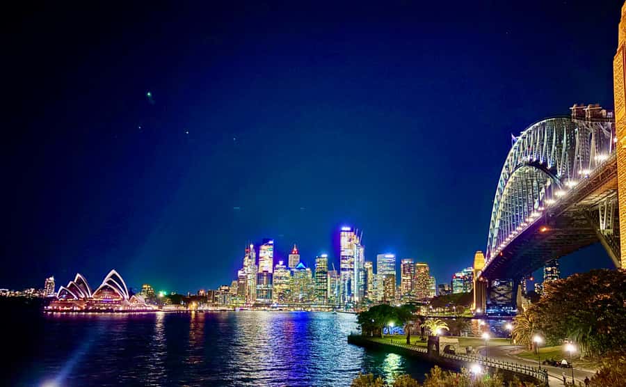 Sydney City Harbour and Coastal Adventure - Kings Cross and the scenic drive through Paddington and Woollahra