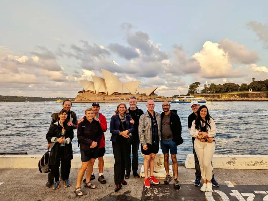 Sydney: City & The Rocks 3.5-Hour Walking Tour with a Drink - Queen Victoria Building break, monuments, and the city’s everyday architecture