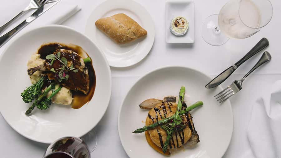 Sydney: Dinner Cruise with 3-Course Meal - The 3-course meal: what the menu choice says about Sydney cuisine