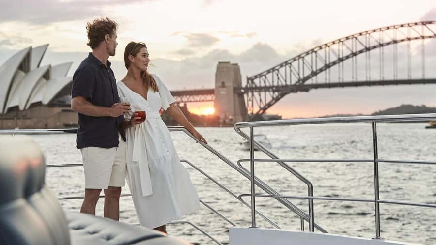 Sydney: Dinner Cruise with 3-Course Meal - The bar: what’s included, what you’ll pay for