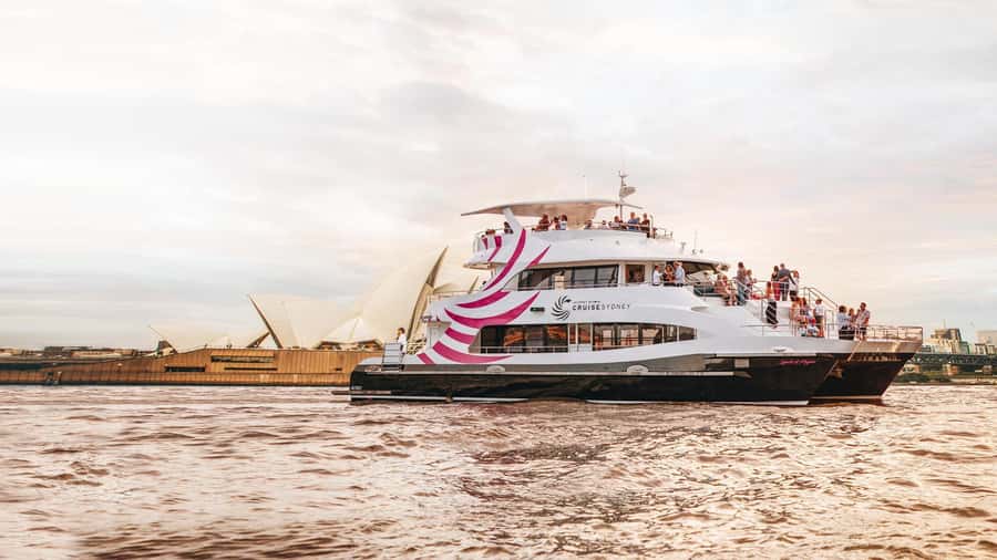 Sydney: Dinner Cruise with 3-Course Meal - Boarding time and daylight: why 6:10 PM vs 5:10 PM changes the vibe