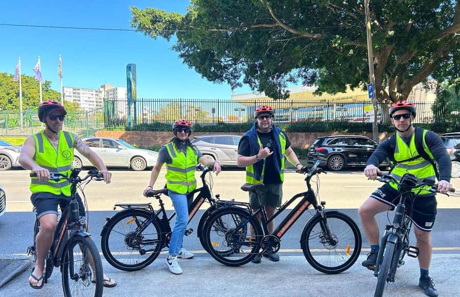 Sydney: Electric Bike Rental & Wheel Explorer Audio Guide - From Woolloomooloo to Kings Cross: culture stops and neighborhood riding